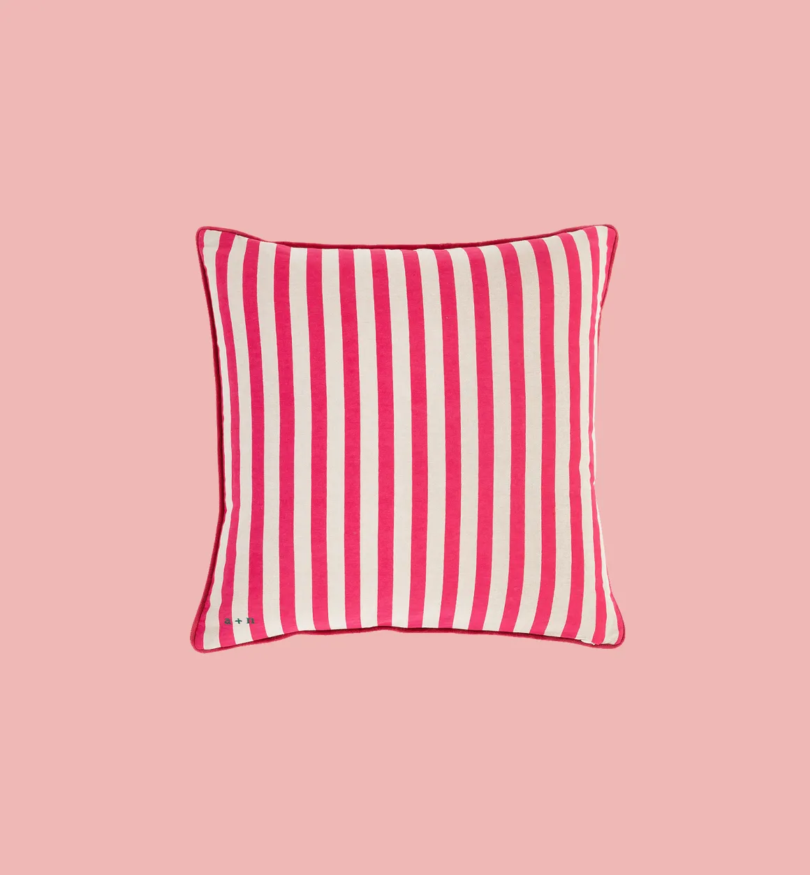 Anna + Nina - Home Kussens & Spreien | Voor Je Partner | Magenta Striped Cushion